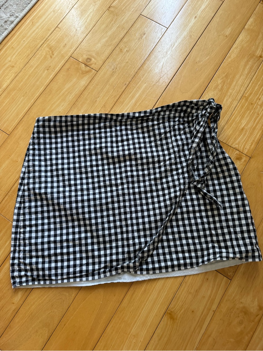 GAP Black & White Gingham Wrap-Style Mini Skirt